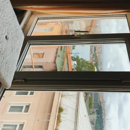 Merkezi Deniz Manzarali Ev Istanbul